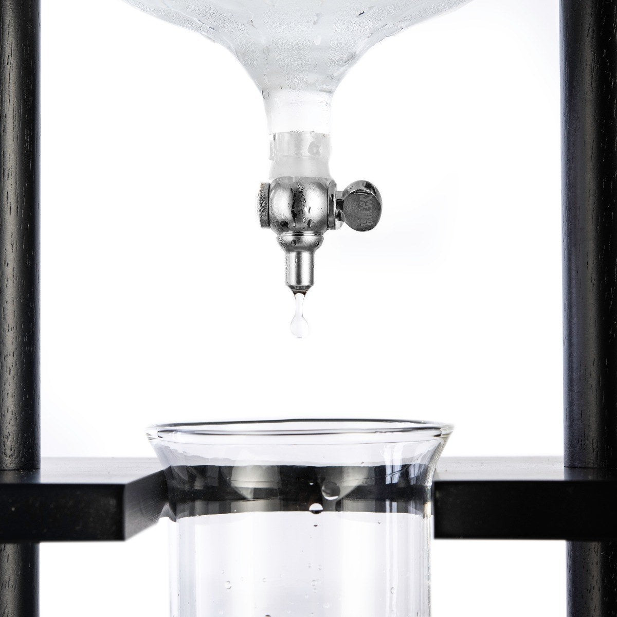 Yama Glass Cold Brew Tower – Black Straight Frame – 6–8 Cup (32 oz)